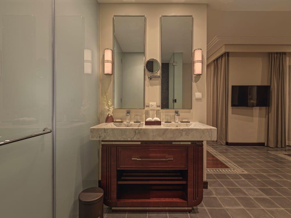 Colonial Junior Suite - Azerai La Residence Huế
