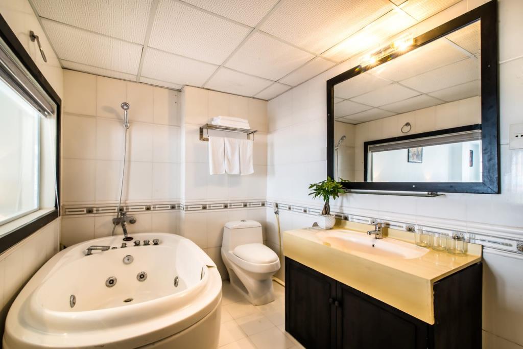 Family Room City View - Khách Sạn The Sun River Boutique Huế