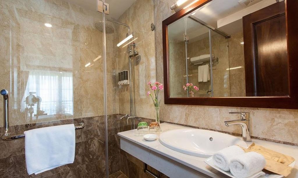 Phòng Deluxe Gia đình hướng núi (Family Deluxe Mountain View) - Khách sạn Sapa Diamond