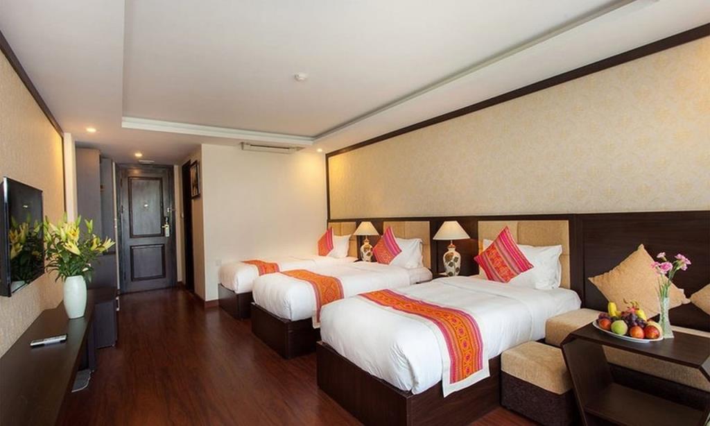 Phòng Deluxe Gia đình hướng núi (Family Deluxe Mountain View) - Khách sạn Sapa Diamond