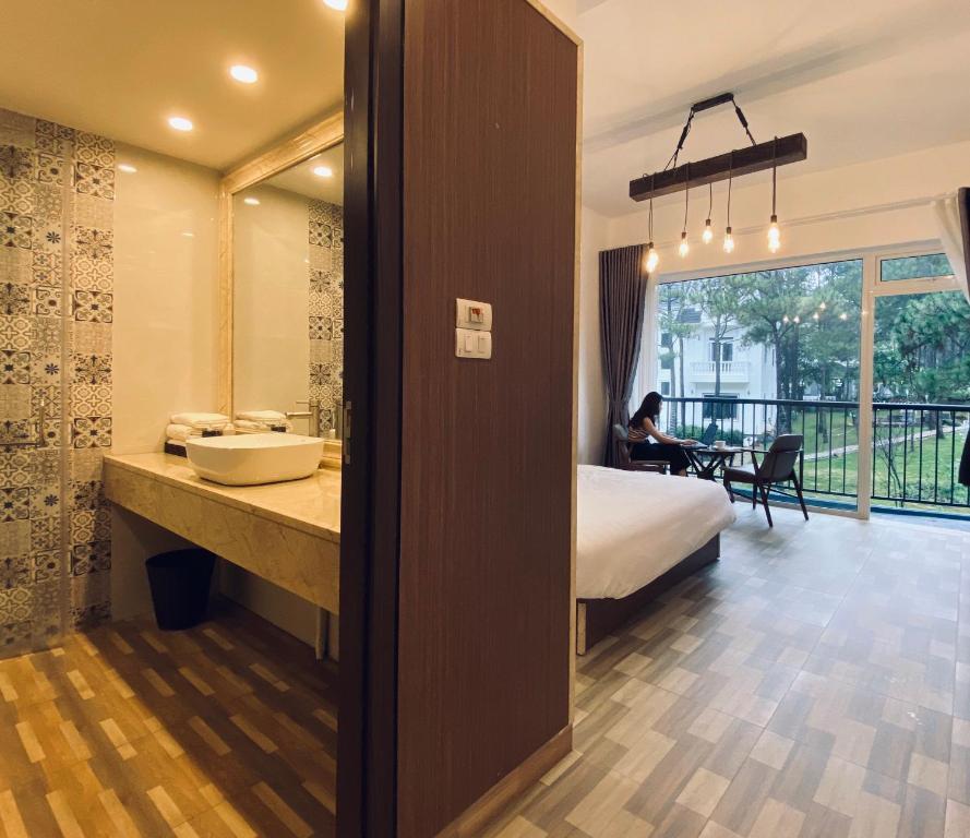 Phòng Deluxe Hướng Vườn - Romeo & Juliet Dalat Resort