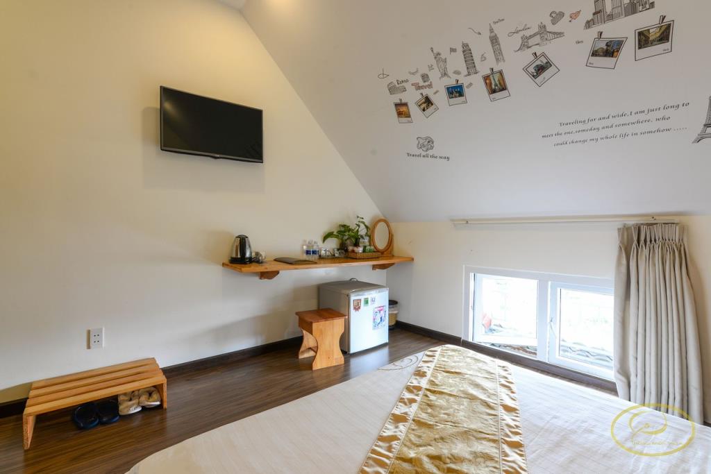 Superior Double With Garden View - Hồng Môn Villas and Resort