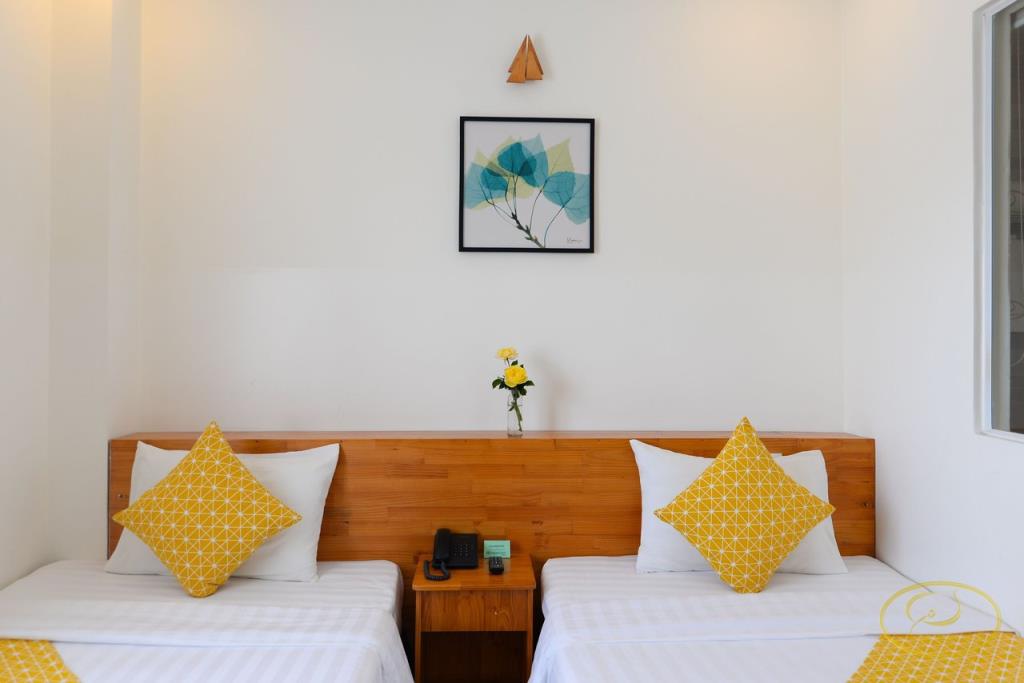 Superior Twin With Garden View - Hồng Môn Villas and Resort