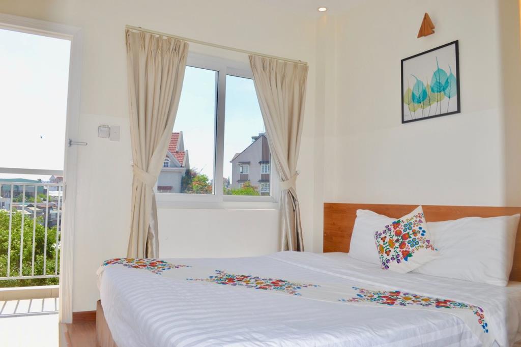 Deluxe Double With Balcony Mountain View - Hồng Môn Villas and Resort
