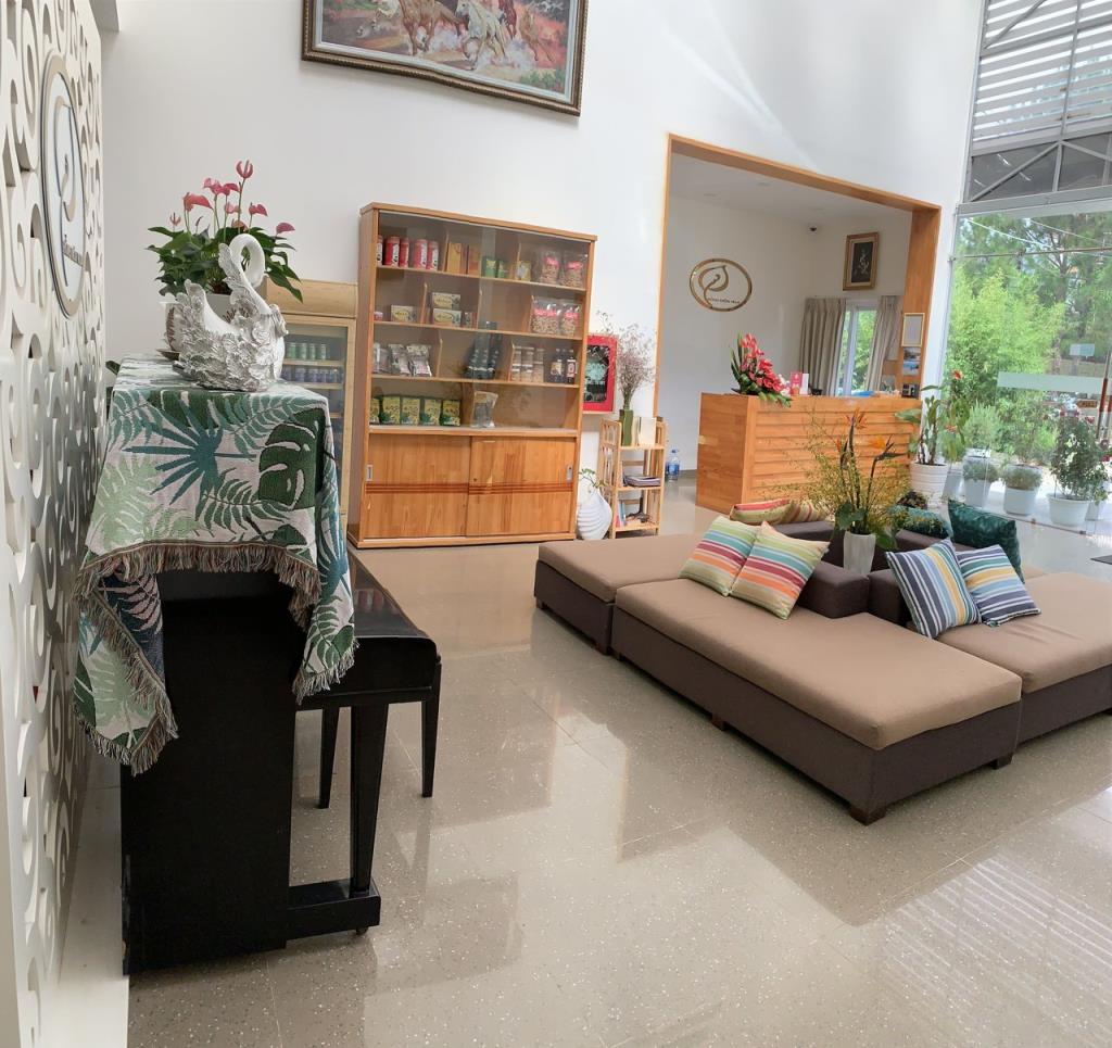 Spectacular Super King Or Two Double Bed Garden View - Hồng Môn Villas and Resort