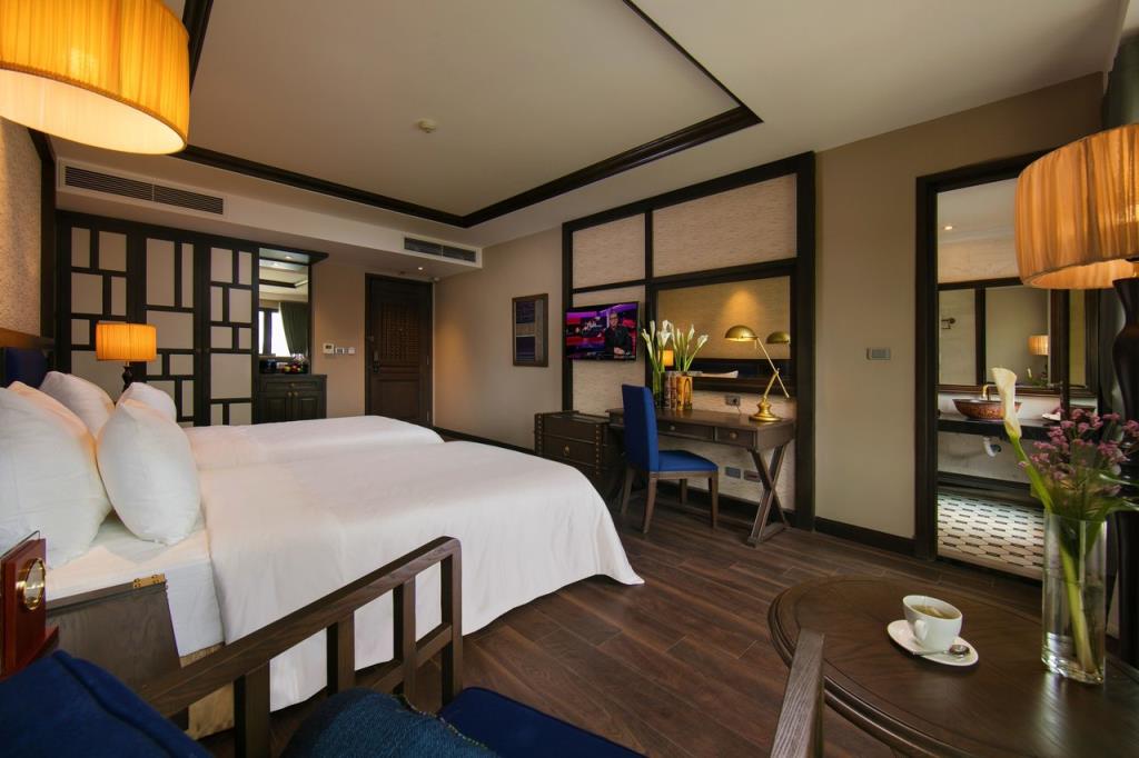 Senior Deluxe giường đôi/ 2 giường đơn có ban công hướng thị trấn Sapa - Khách sạn Lotus Aroma Sapa