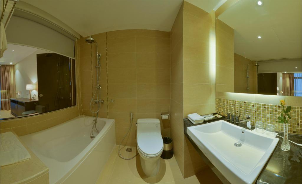 Suite Room - Khách sạn Red River View Lào Cai
