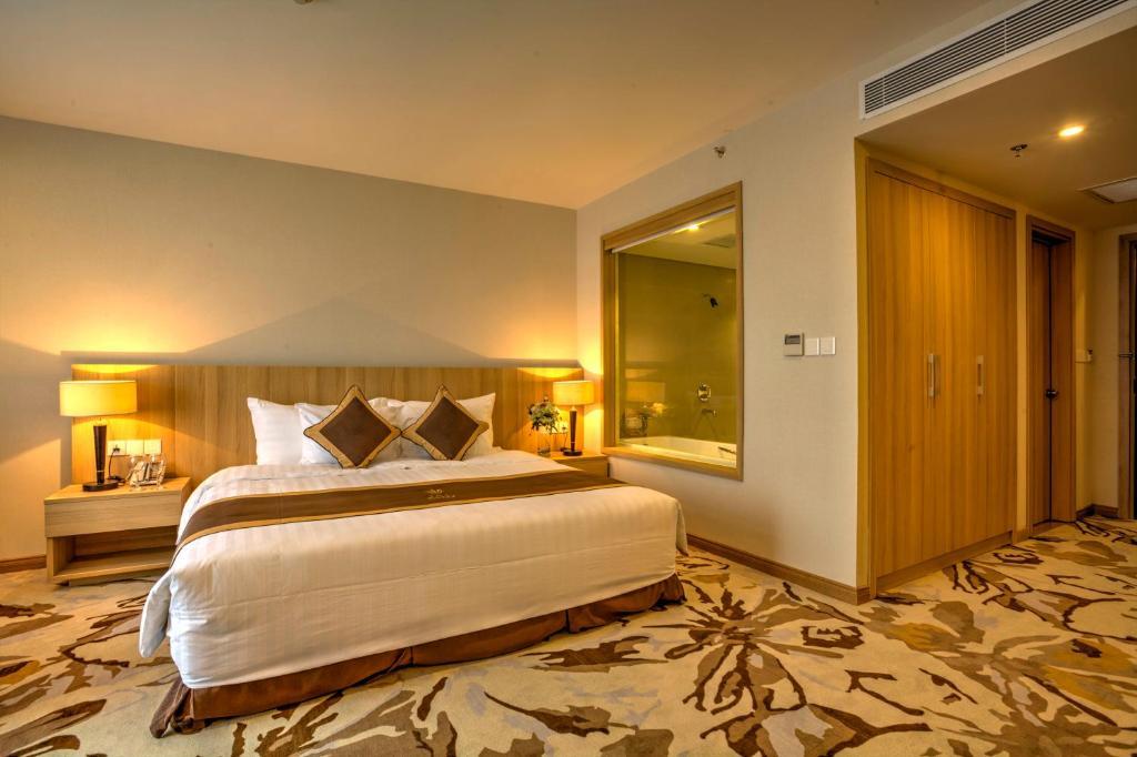 Premium with Balcony - Khách Sạn The Reed Ninh Bình