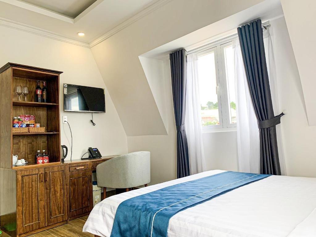 Deluxe King Garden View Room - Khách Sạn Hodota The Blessed Virgin