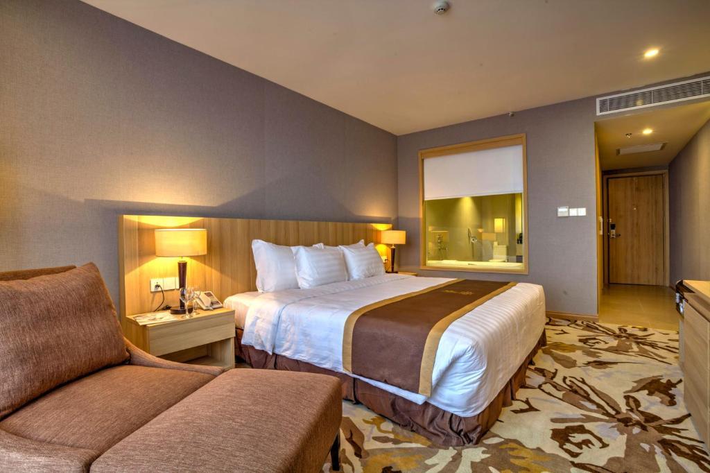 Premium with Terrace - Khách Sạn The Reed Ninh Bình