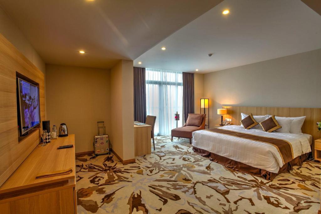 Grand with Premium - Khách Sạn The Reed Ninh Bình