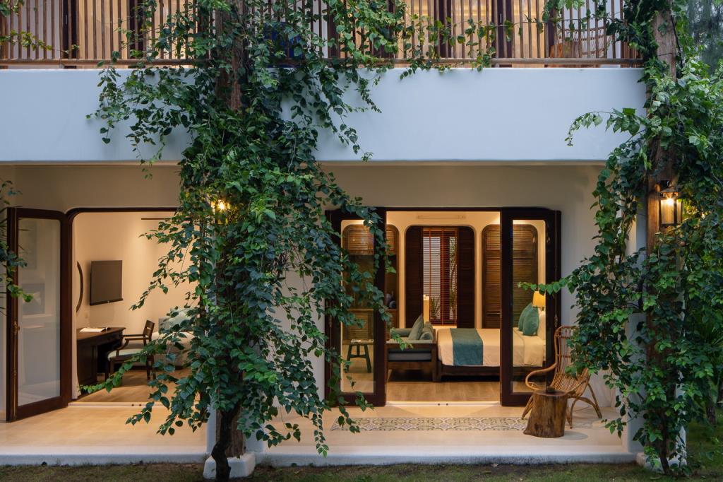 Premium Deluxe King with Balcony - Garden View - Stelia Beach Resort Tuy Hòa