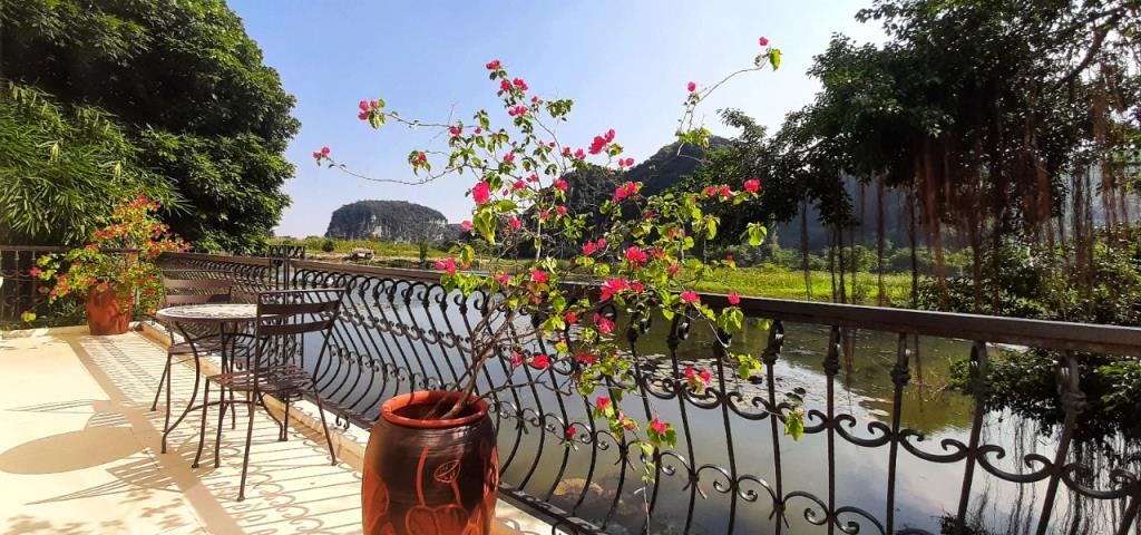 Lotus Junior Suite - Tam Cốc La Montagne Resort & Spa