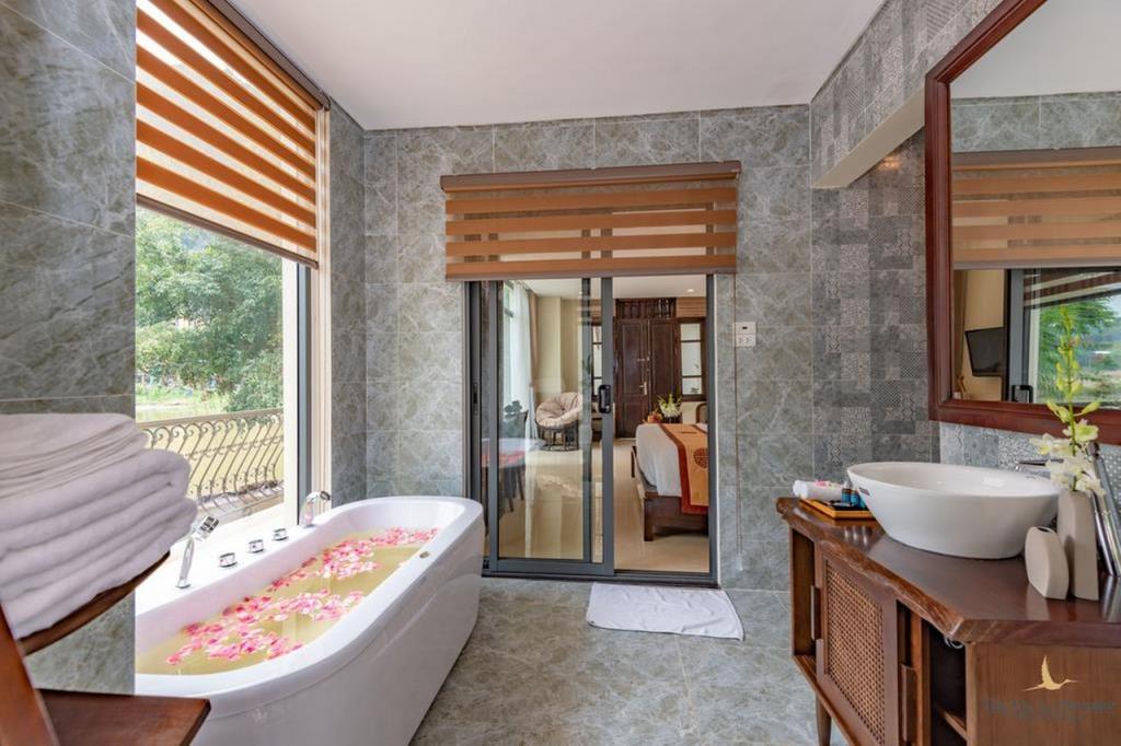 Lotus Junior Suite - Tam Cốc La Montagne Resort & Spa