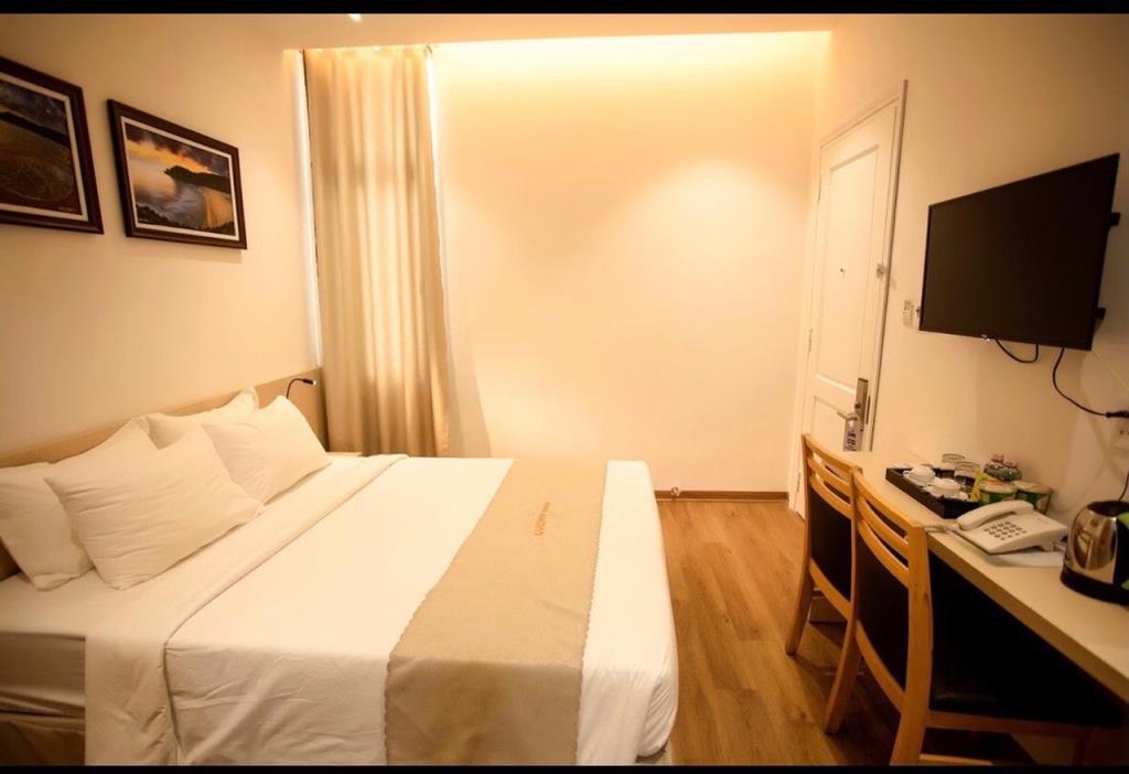 Phòng tiêu chuẩn 1 giường lớn - Khách Sạn Lucky Phú Yên