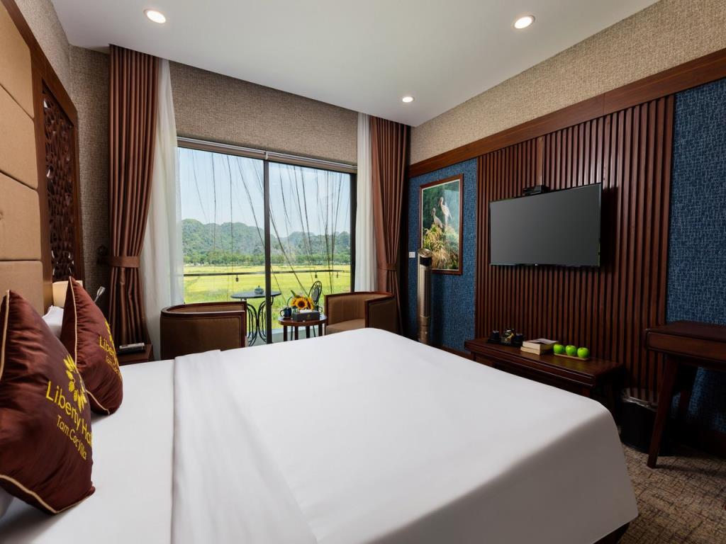 Suite Mountain View - Liberty Hall Tam Coc Hotel & Villa