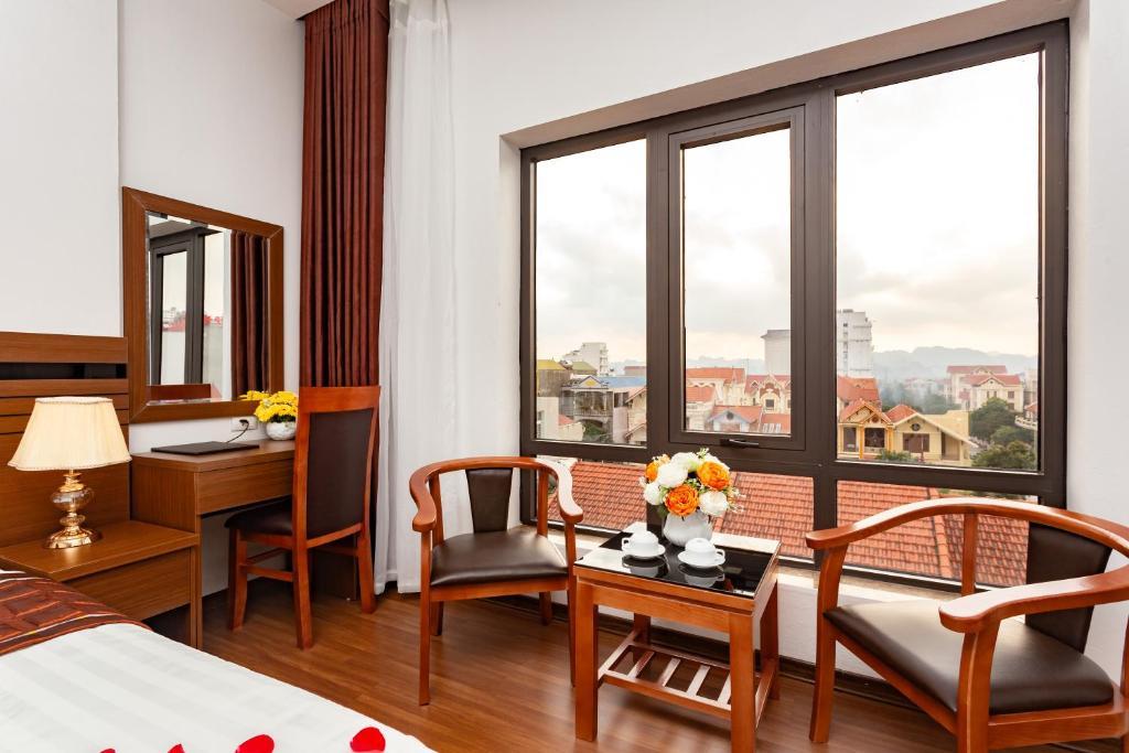 Deluxe Triple Room - Khách Sạn Diamond Ninh Bình