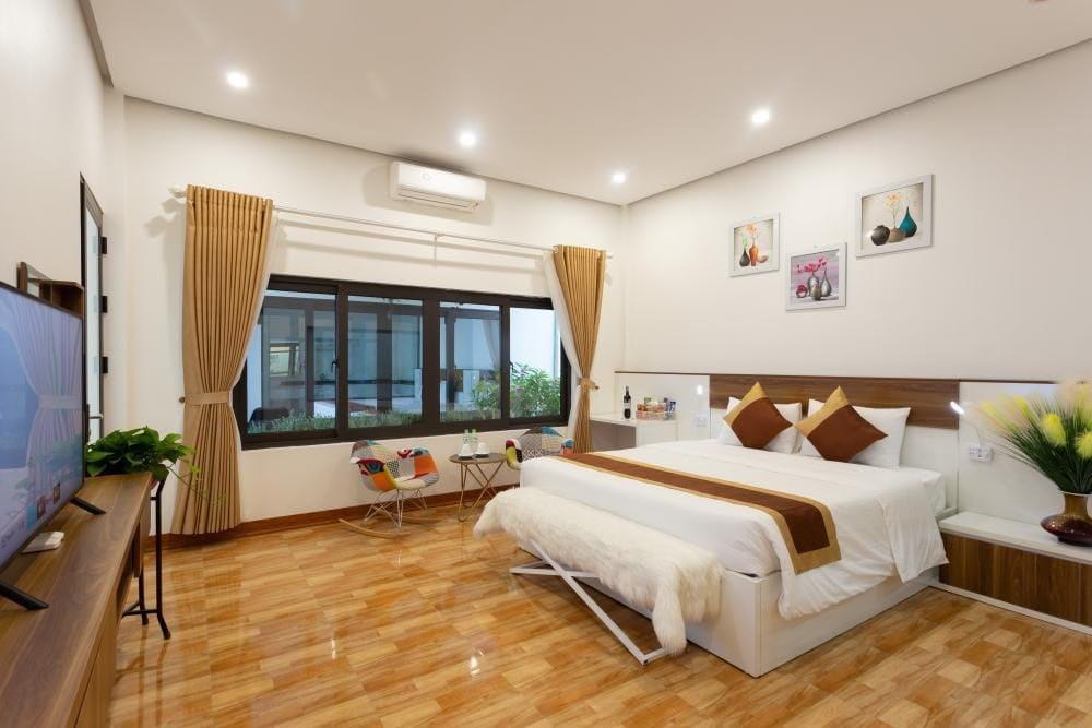 Phòng 2 Khách Hướng Hồ Bơi - Khách Sạn Tam Cốc Sunshine