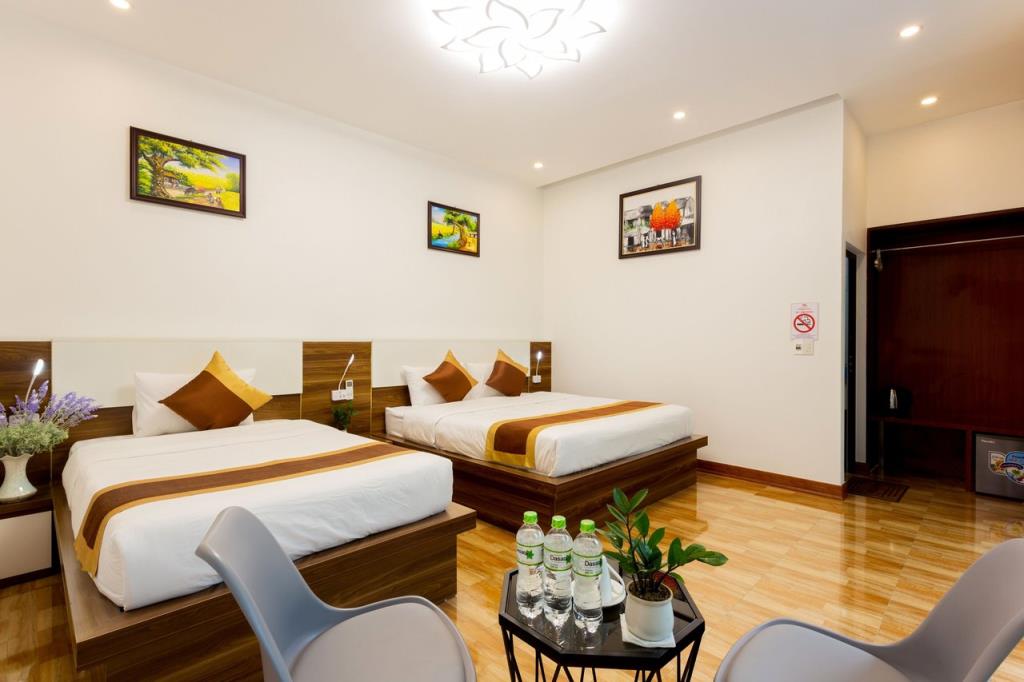 Phòng Superior 3 Khách Hướng Hồ Bơi - Khách Sạn Tam Cốc Sunshine