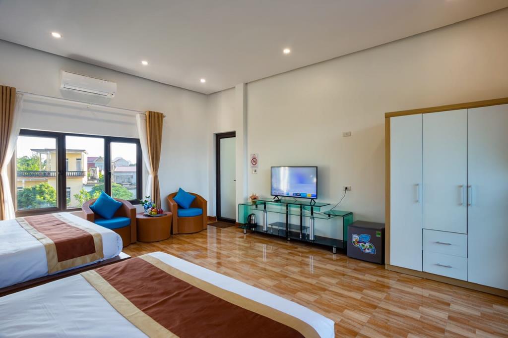 Phòng Superior 4 Khách Hướng Hồ Bơi - Khách Sạn Tam Cốc Sunshine