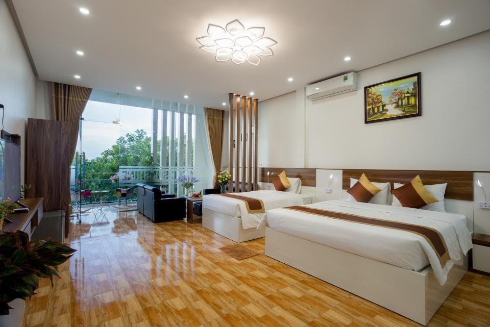 Phòng VIP 3 Người Có Ban Công Hướng Núi - Khách Sạn Tam Cốc Sunshine