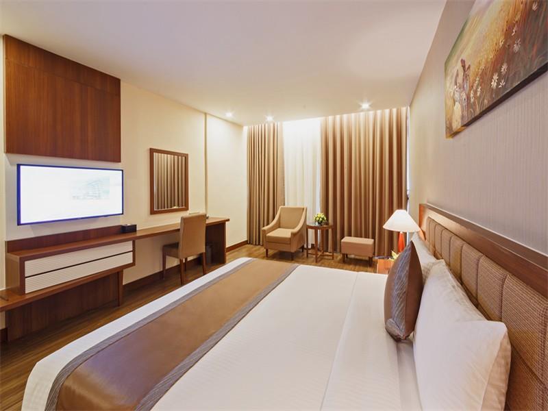 Phòng Deluxe 1 Giường Lớn Hướng Phố - Khách sạn Mường Thanh Luxury Phú Thọ