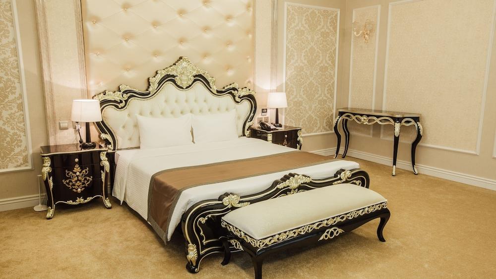Phòng Suite Royal - Khách sạn Mường Thanh Luxury Phú Thọ