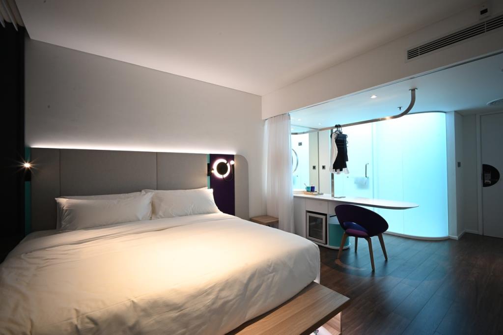 Phòng JO King Bed - Khách Sạn SOJO Thái Bình