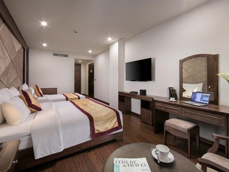 Phòng Junior Suite 1 Giường Lớn Và 1 Giường Đơn Hướng Phố - Khách Sạn Halios Hạ Long