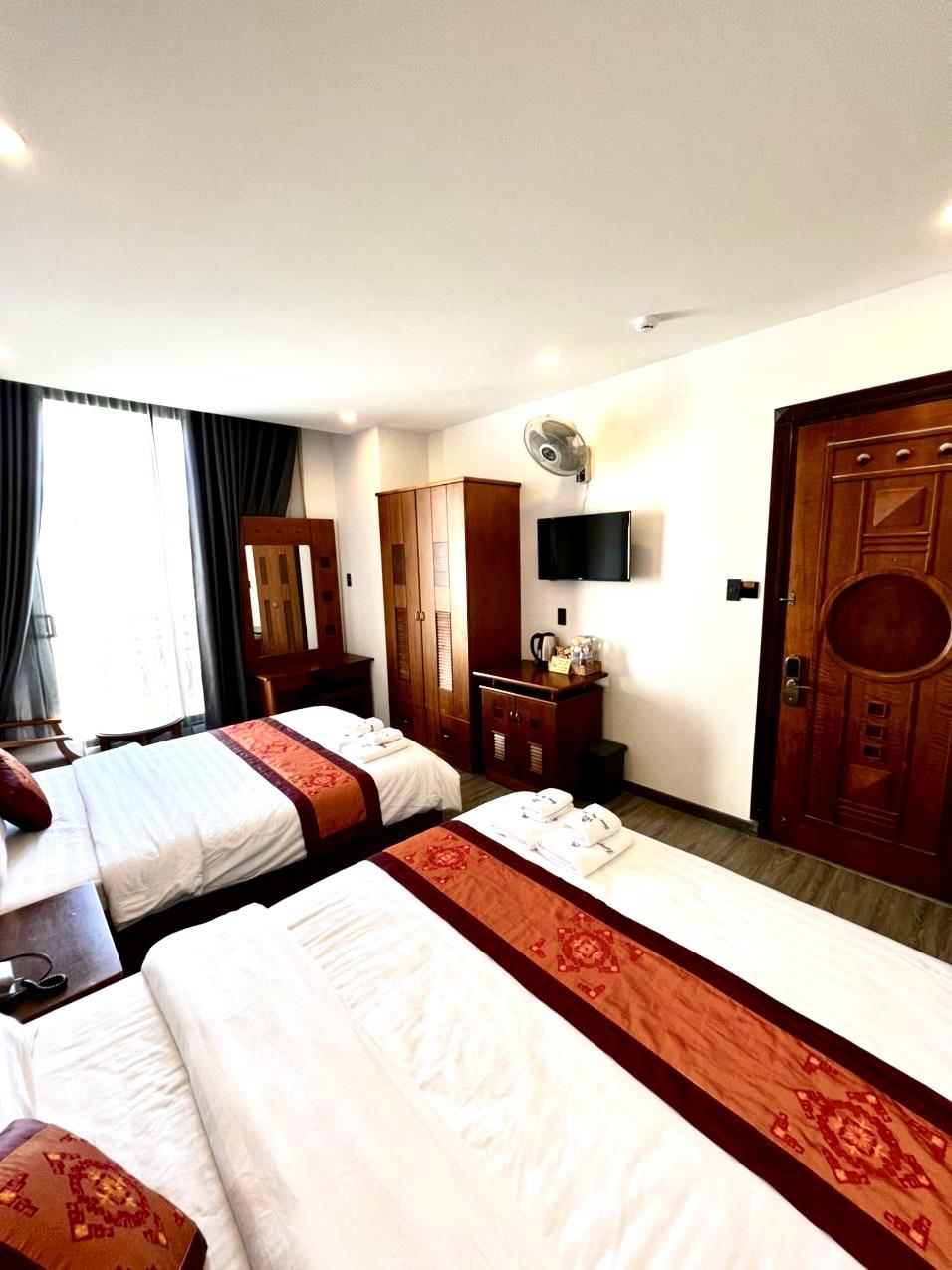 Deluxe Family Room - Khách Sạn Vương Gia Đà Lạt