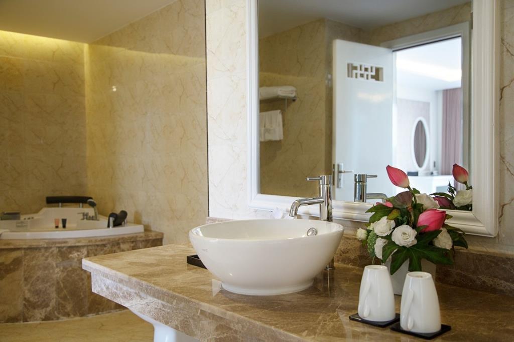 Executive Suite - Khách sạn Mường Thanh Holiday Hội An