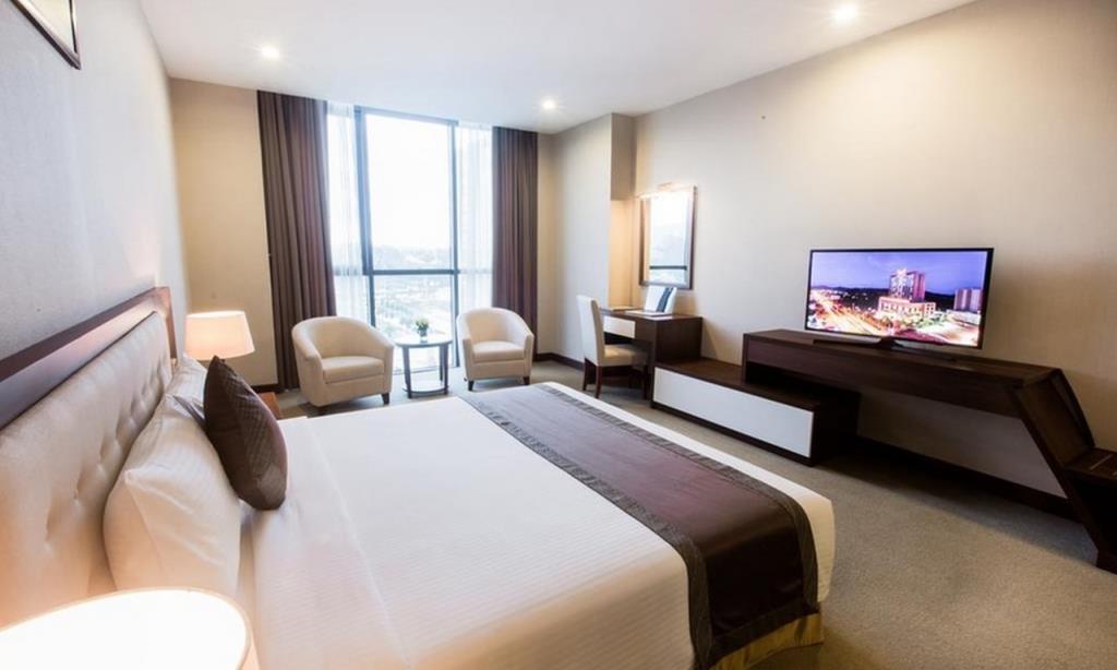 Phòng Deluxe 1 Giường Lớn - Khách Sạn Mường Thanh Grand Hoàng Mai