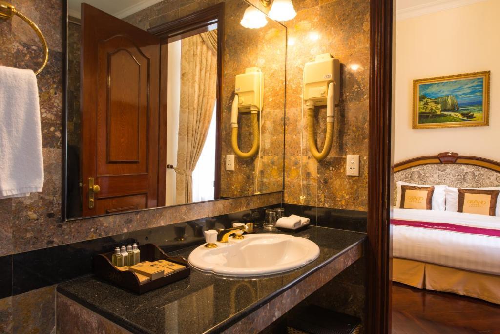 Grand Executive Room - Hotel Grand Saigon