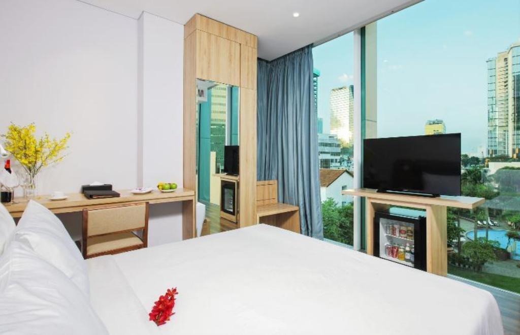 Phòng Signature Deluxe - Khách Sạn Ramada Encore by Wyndham Saigon D1