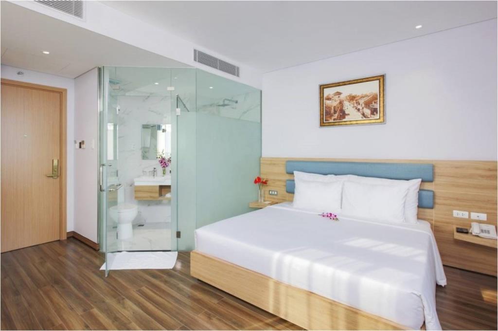 Phòng Suite - Khách Sạn Ramada Encore by Wyndham Saigon D1