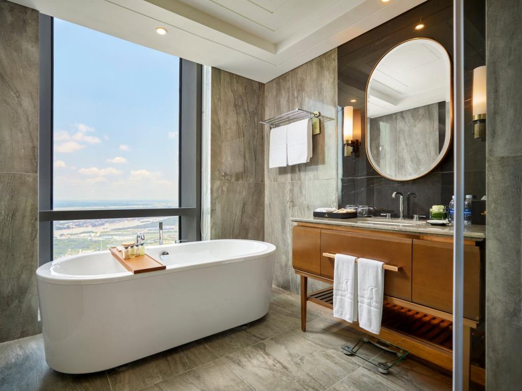 Phòng Executive Suite 1 Giường Lớn - Khách sạn Vinpearl Landmark 81 Autograph Collection