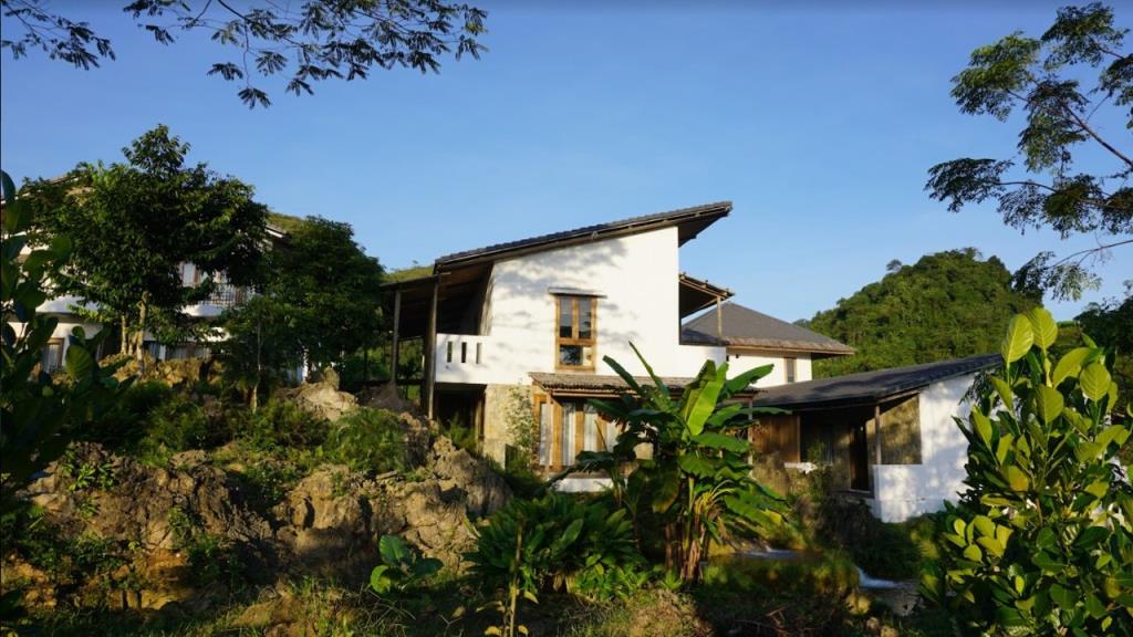 Phòng Bungalow 1 Giường Lớn Hoặc 2 Giường Đơn - Ba Khan Village Resort