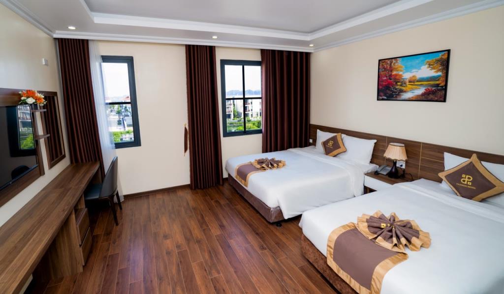 Deluxe Triple Sea View - Khách sạn Passion Hạ Long