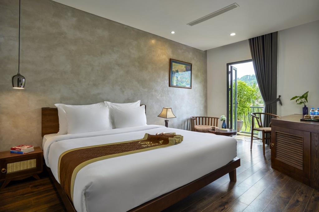 Deluxe Queen Mountain View - Khách sạn Draha Hạ Long