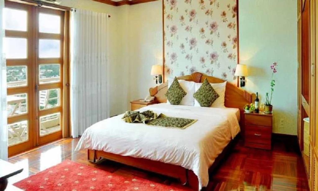 Deluxe Mountain View Double - Khách Sạn Hoàng Anh Gia Lai Pleiku