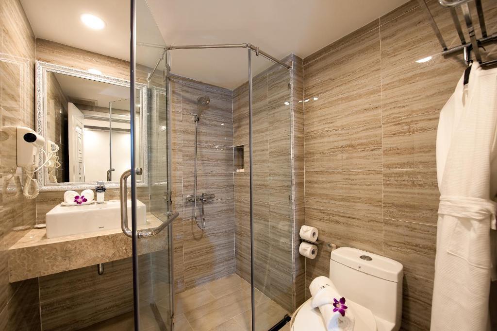 Deluxe Window - Khách sạn Adora Bến Thành