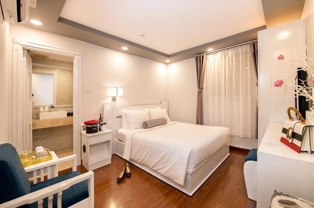 Deluxe City View - Khách sạn Adora Bến Thành