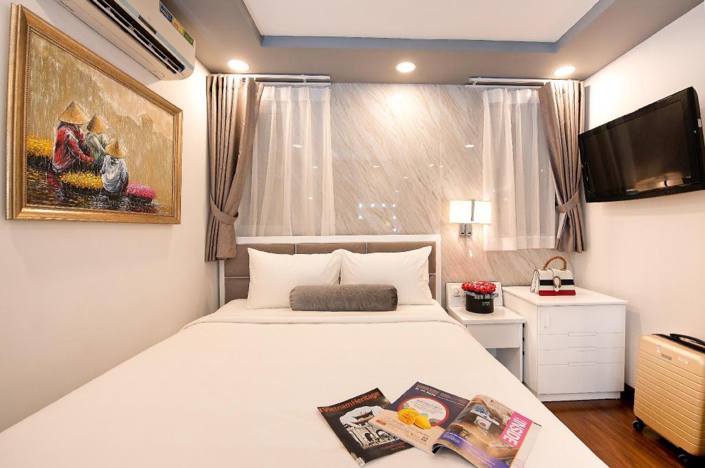 Deluxe City View - Khách sạn Adora Bến Thành