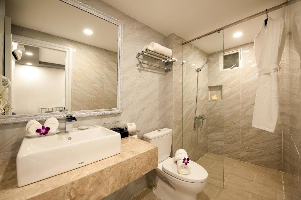 Deluxe City View - Khách sạn Adora Bến Thành