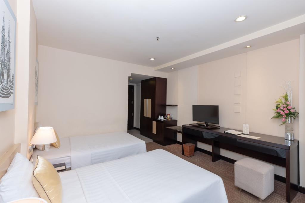 Deluxe City View 2 Giường Đơn - Khách sạn Palace Sài Gòn