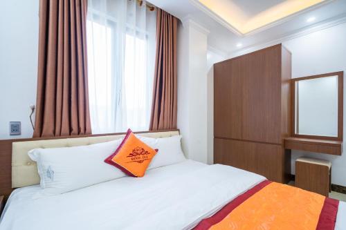 Phòng Deluxe 1 Giường Đôi - Khách Sạn Đinh Gia Hà Giang