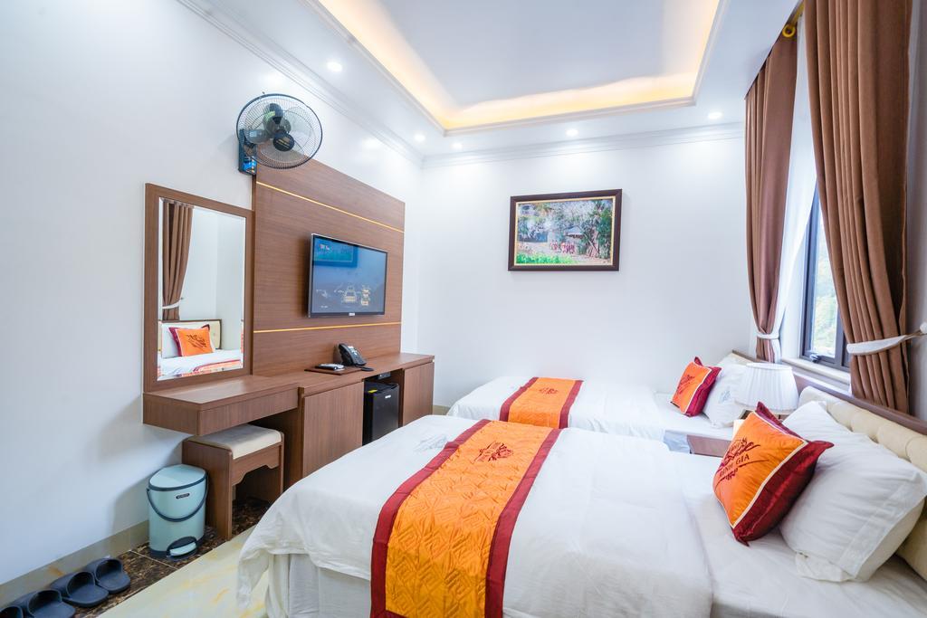 Phòng Deluxe 2 Giường Đôi - Khách Sạn Đinh Gia Hà Giang