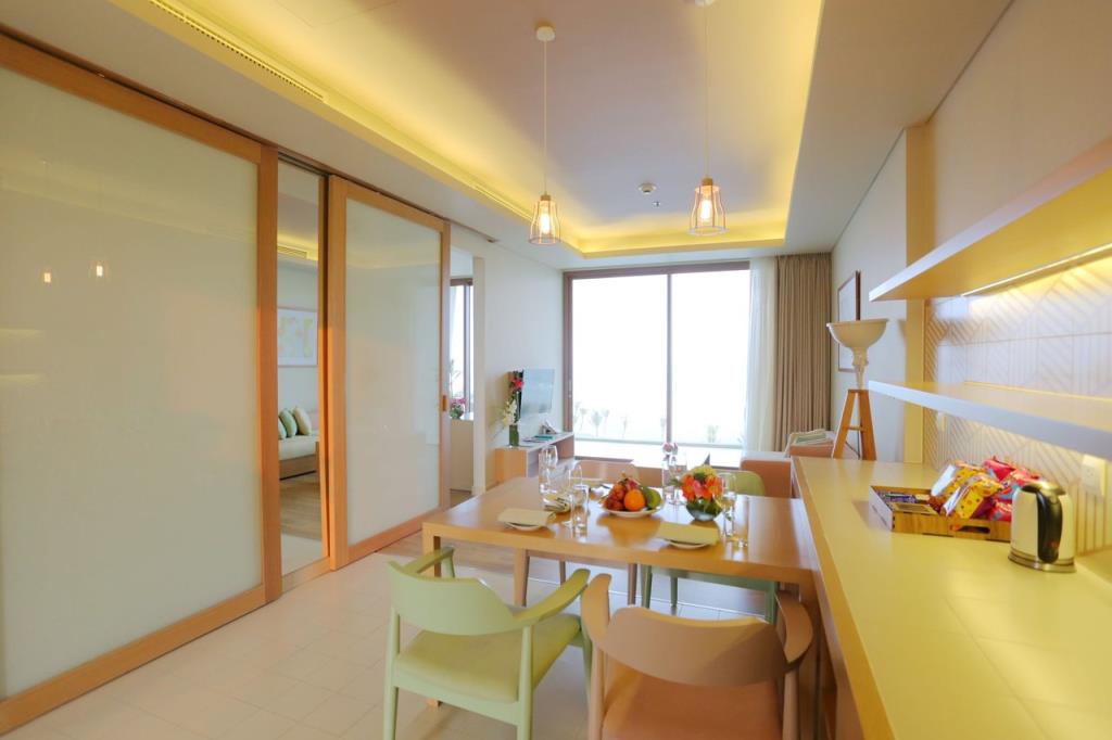 Phòng Sea 2 Phòng Ngủ Hướng Biển (Sea View Living) - Khách Sạn FLC Luxury Sầm Sơn