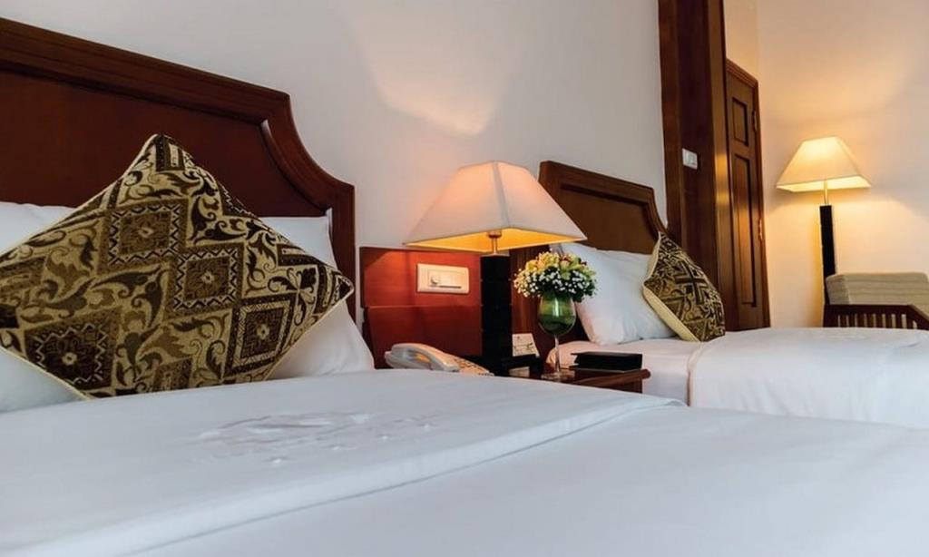 Phòng Deluxe 1 Giường Lớn Hoặc 2 Giường Đơn - Khách Sạn Nam Cường Hải Dương