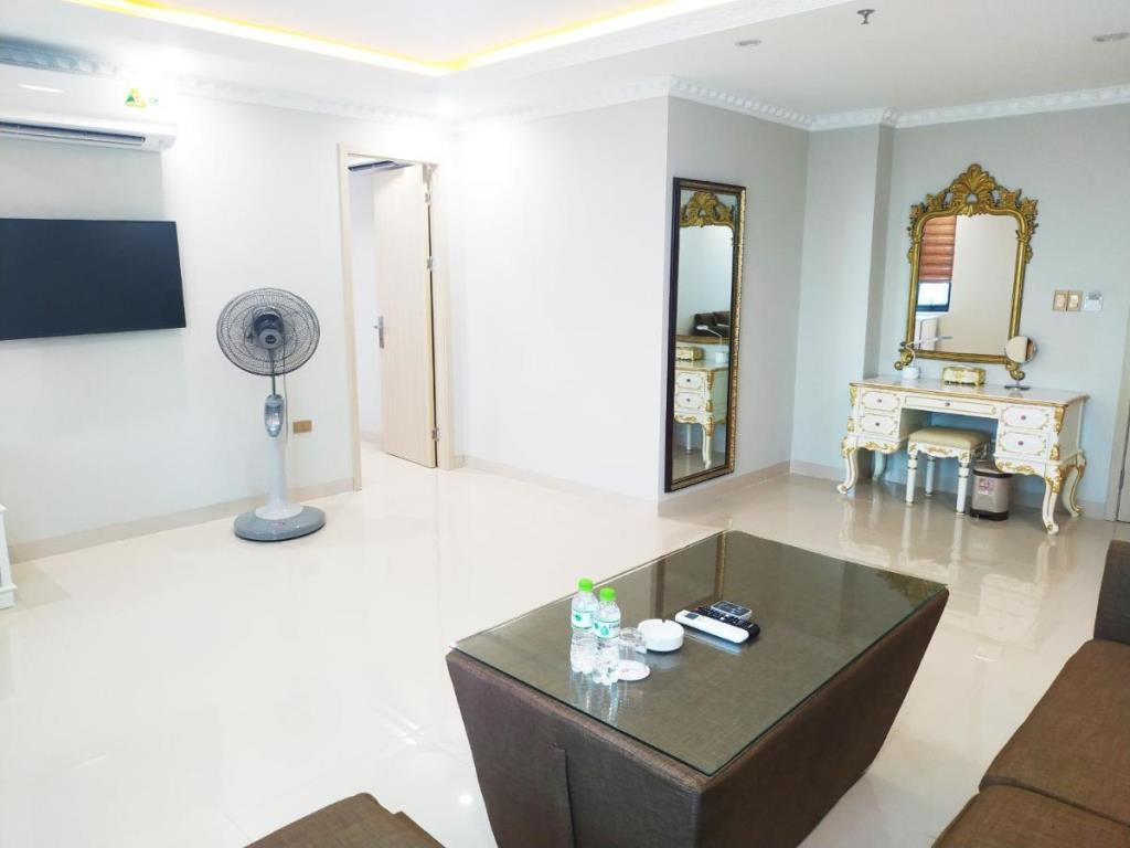 Suite Room - Khách Sạn Phượng Hoàng 3